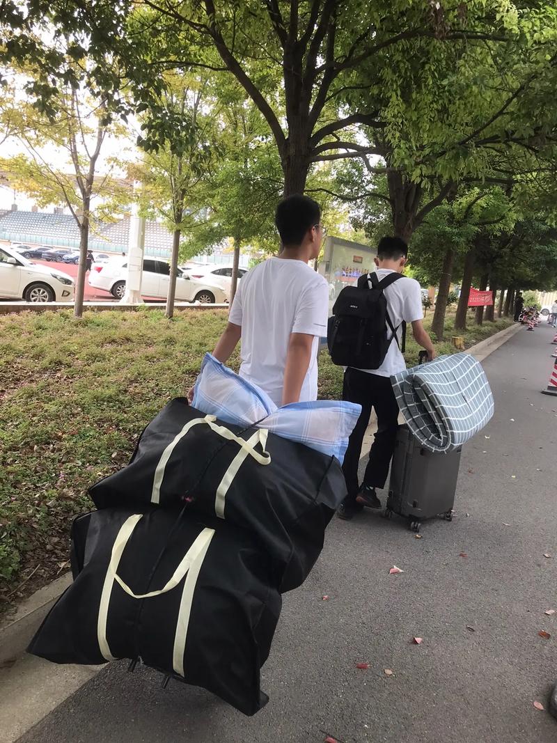 美国男子被困电梯41小时,经历崩溃与痛苦