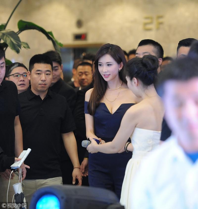 林志玲现身东莞啦!看看现场是什么样子吧!