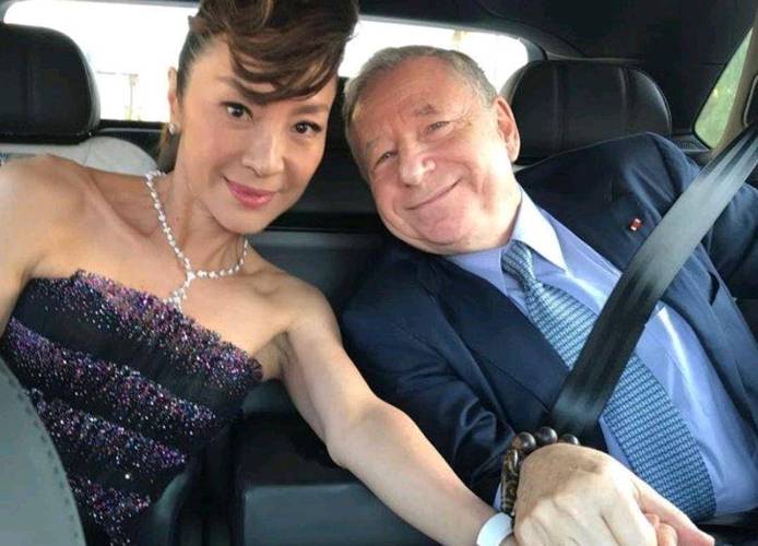 60岁杨紫琼获博士学位是什么情况?网友纷纷点赞送祝福!