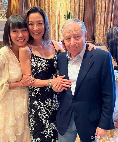 60岁杨紫琼获博士学位是什么情况?网友纷纷点赞送祝福!