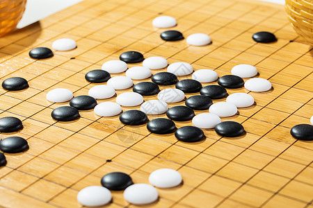 美女黑白棋真的好玩吗?资深玩家告诉你答案!