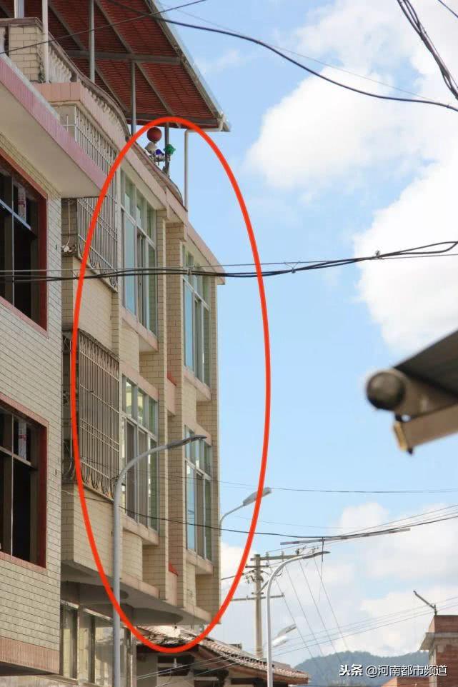 母女奔丧遭杀害,潘贵雨为何还偷用儿子     给房似锦发信息不断催钱